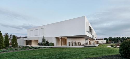 Decork Façade - From The Garden House, Polonia (Robert Konieczny)