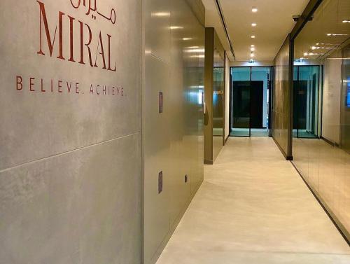 Decorkrete - Büro Miral, Abu Dhabi